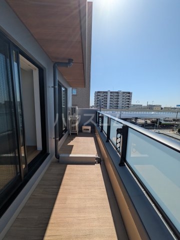 14/27 バルコニー