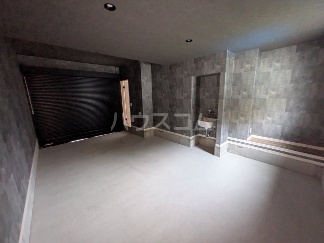 27/30 駐車場