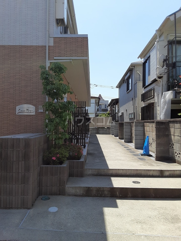 19/27 エントランス