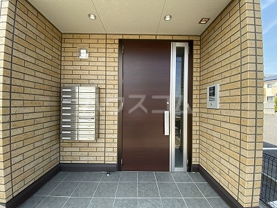 13/22 エントランス