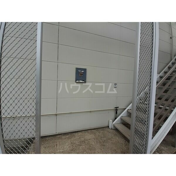 16/19 エントランス