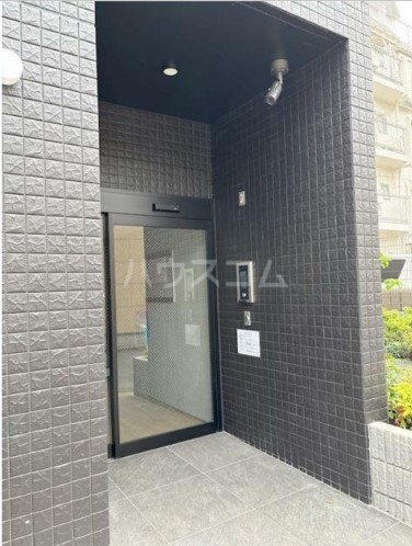 13/17 エントランス