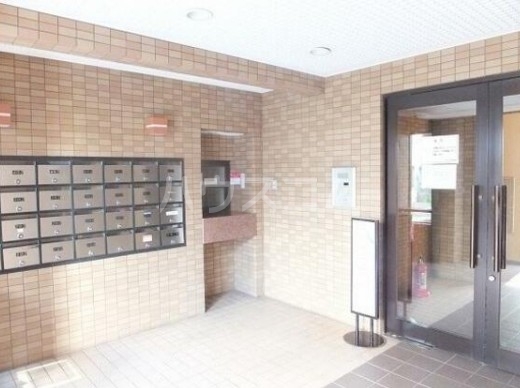 15/16 エントランス