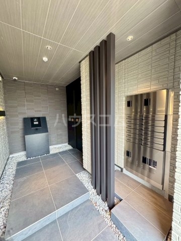 21/30 エントランス