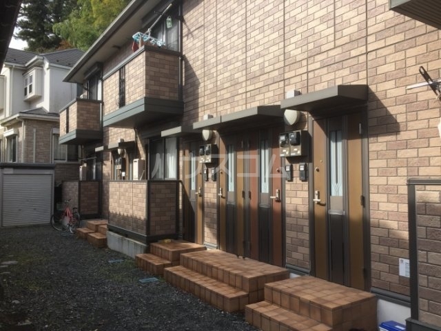 18/27 エントランス