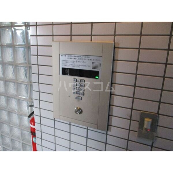 2/3 エントランス