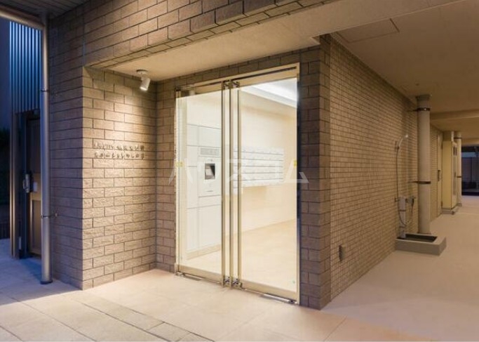 15/19 エントランス