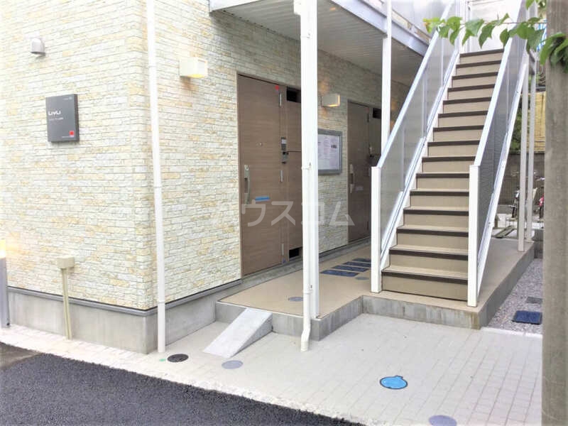 2/2 エントランス