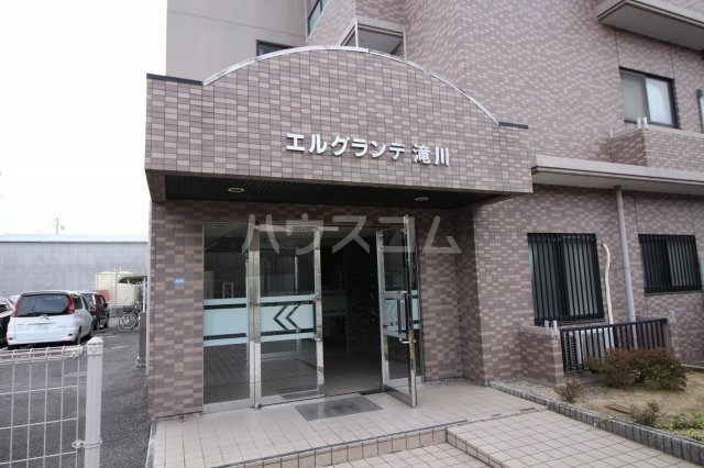 14/17 エントランス