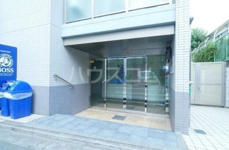 18/21 エントランス