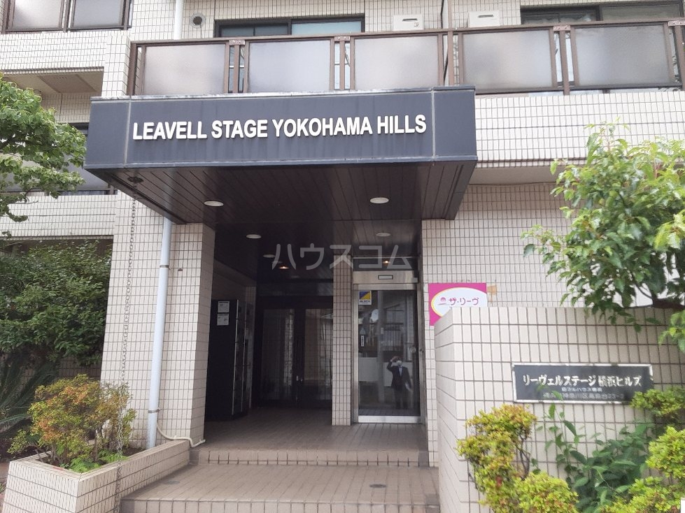 26/30 エントランス