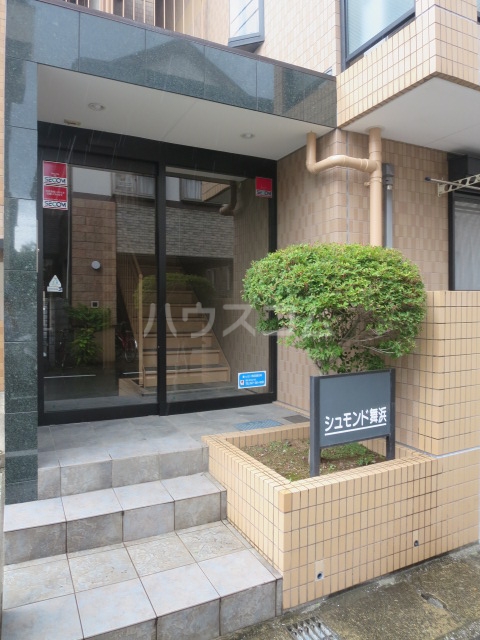 18/28 エントランス