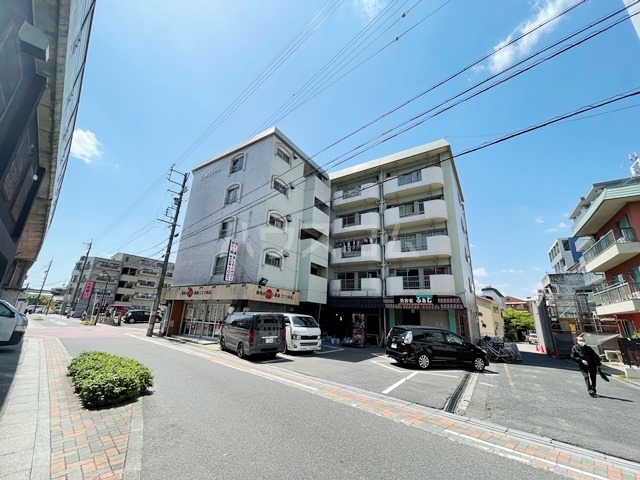 22/29 エントランス