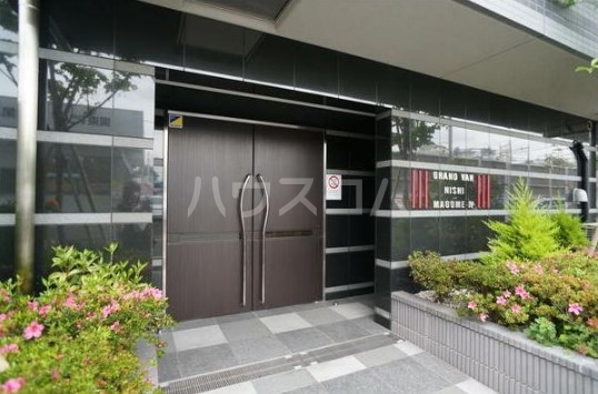 17/19 エントランス