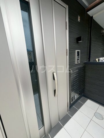 24/30 エントランス