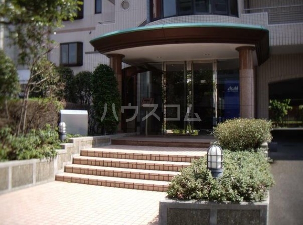 16/25 エントランス