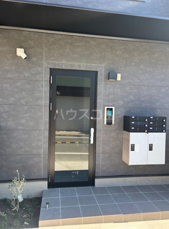 26/30 エントランス