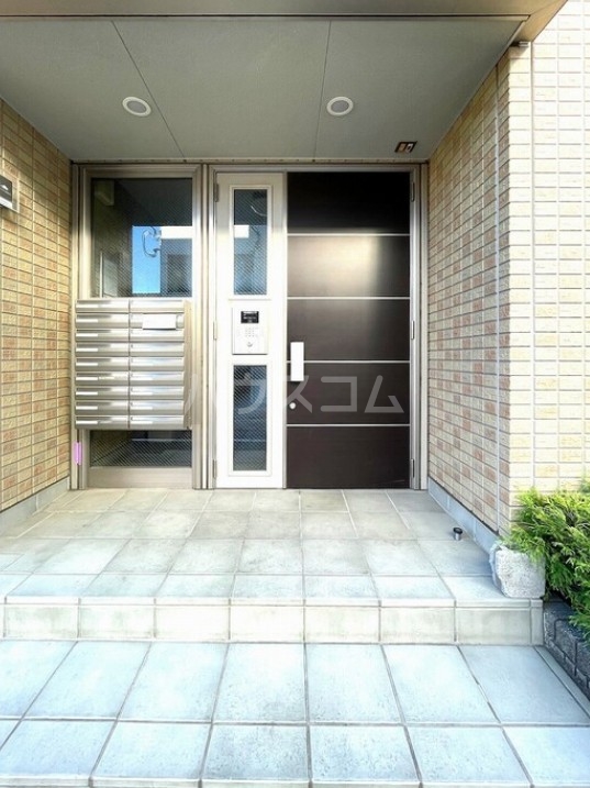 19/24 エントランス