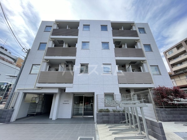 20/22 エントランス