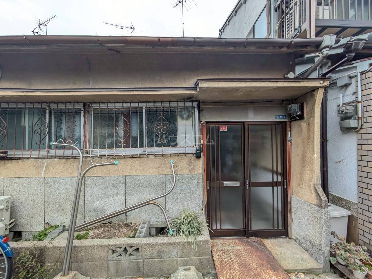 20/30 エントランス