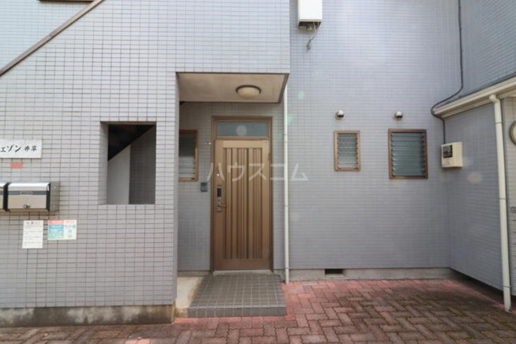 15/19 エントランス