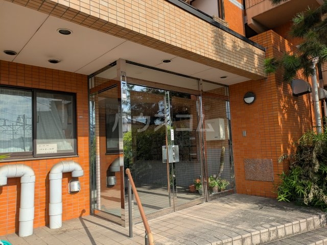 20/28 エントランス