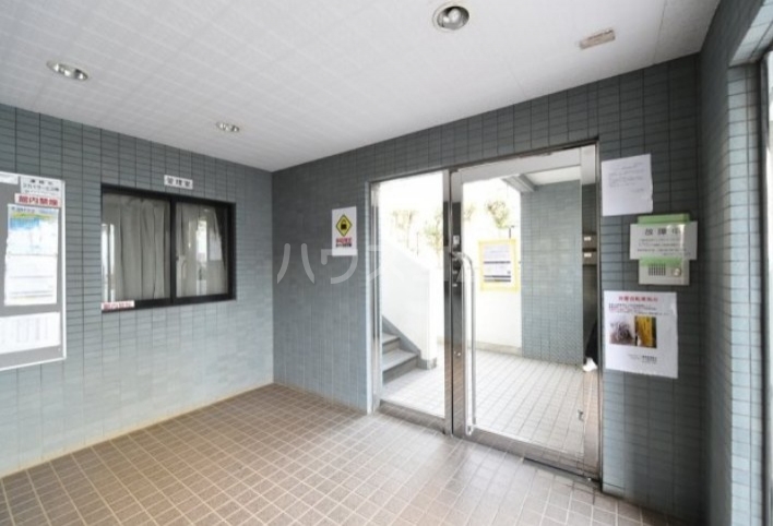 18/28 エントランス