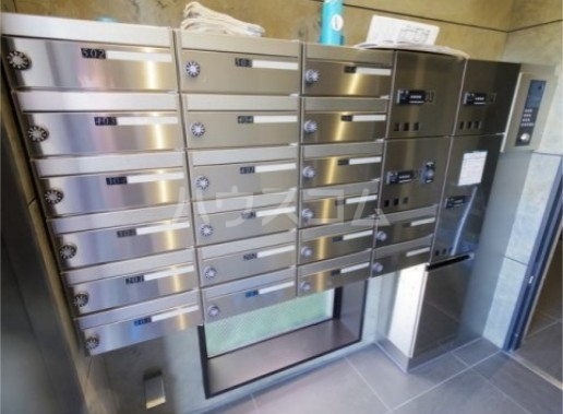 5/5 エントランス