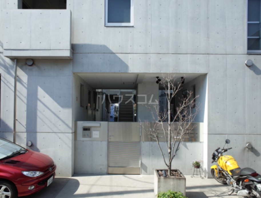 17/25 エントランス