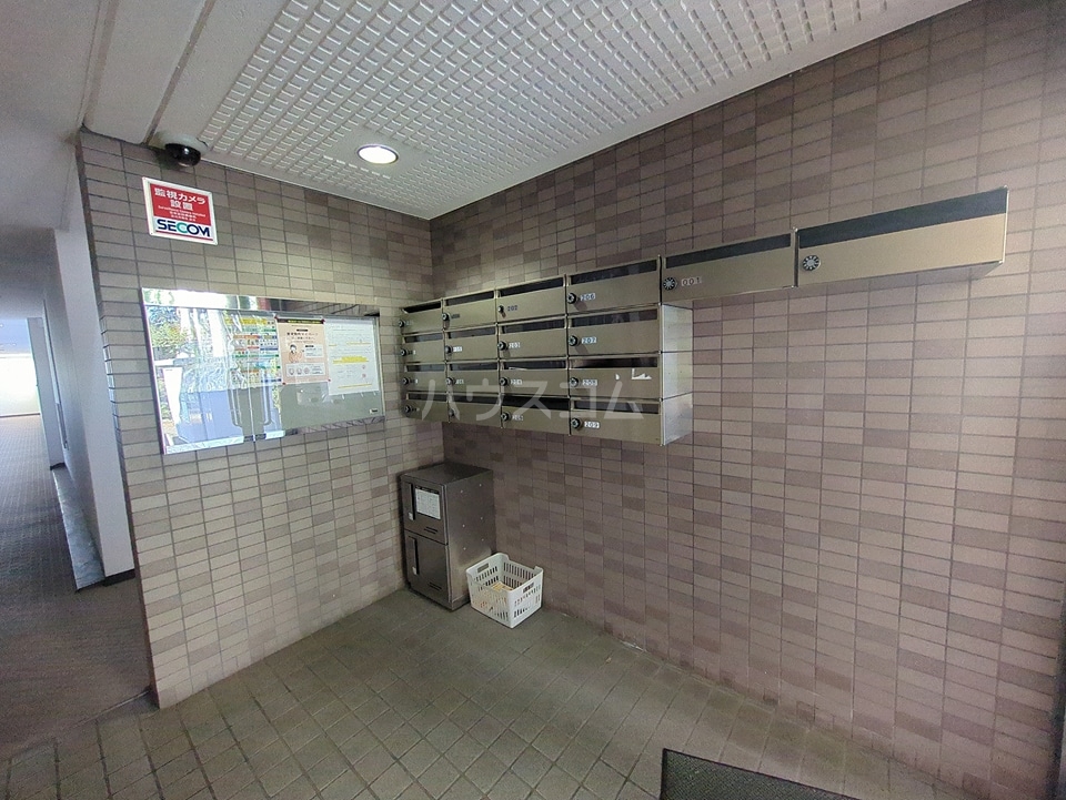 14/18 エントランス