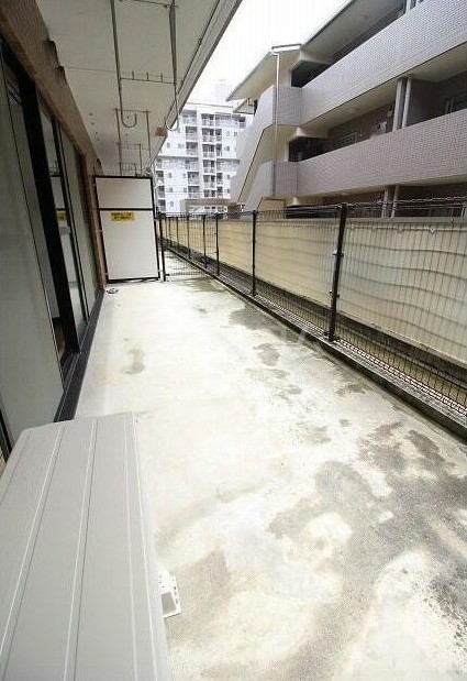 20/25 バルコニー