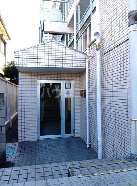 16/26 エントランス