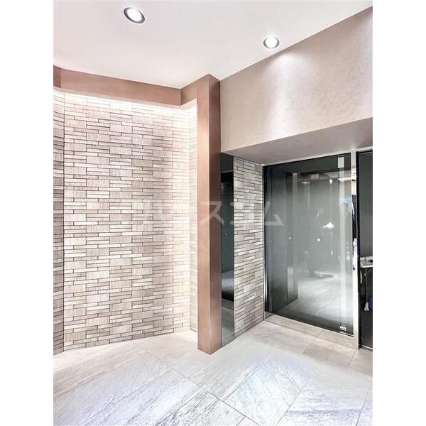 22/30 エントランス