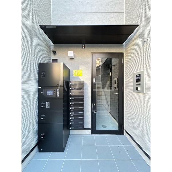 13/15 エントランス