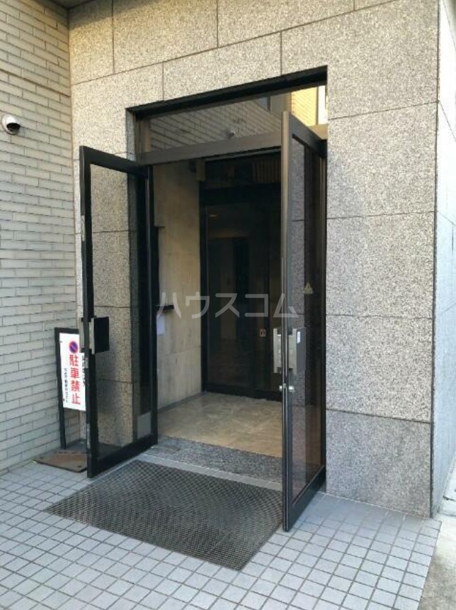 20/30 エントランス