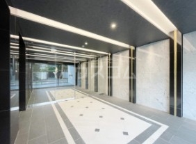 22/28 エントランス