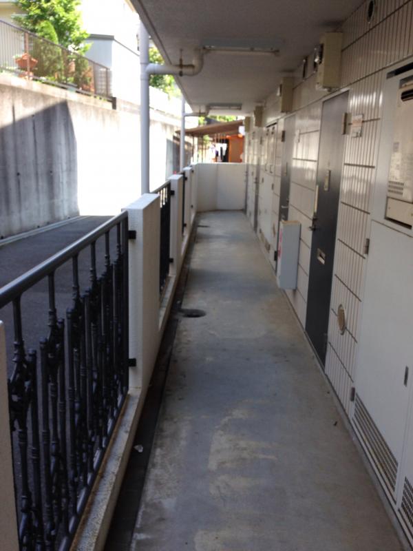 19/27 エントランス