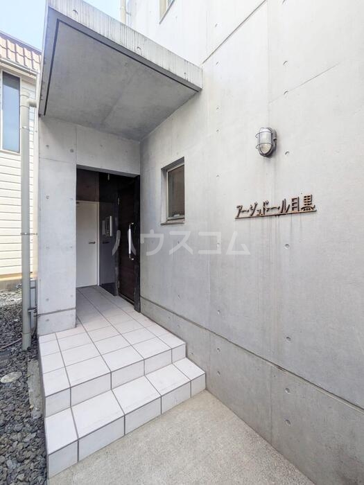 27/29 エントランス