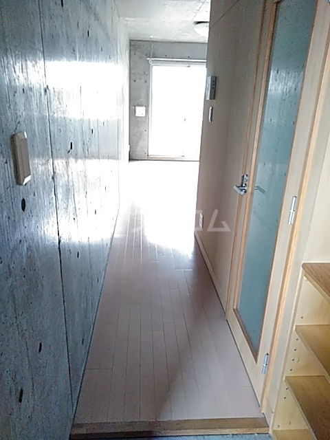 28/30 エントランス