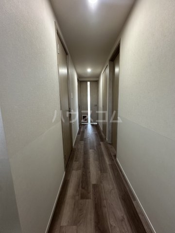 27/30 エントランス