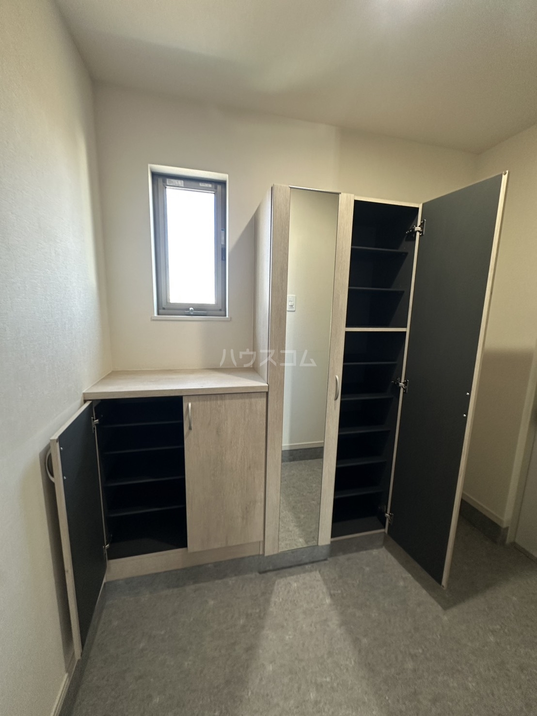 28/30 エントランス