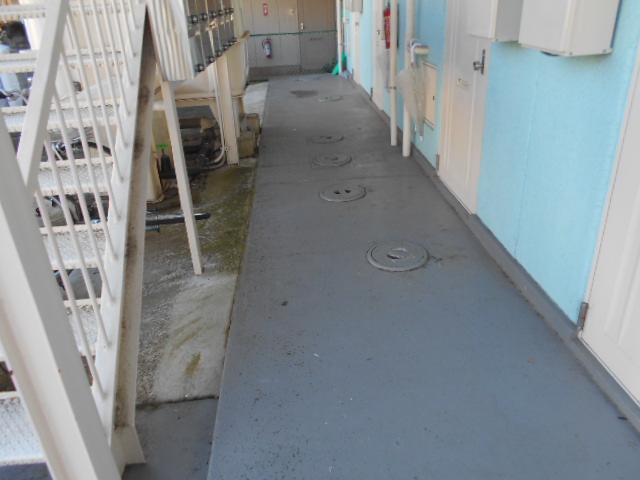 22/30 エントランス