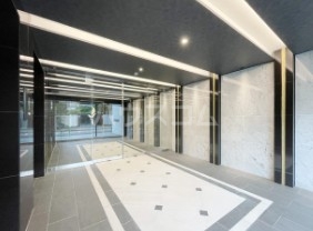 22/28 エントランス