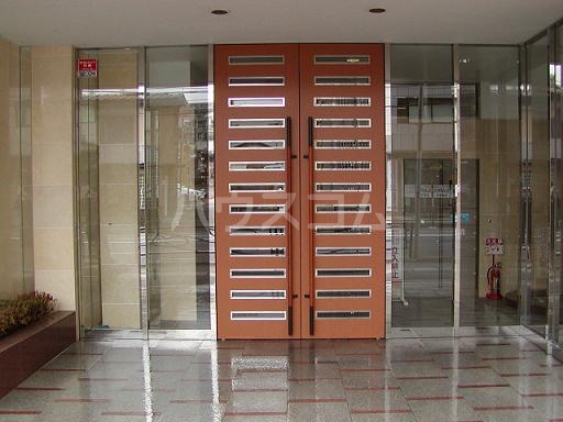 18/28 エントランス