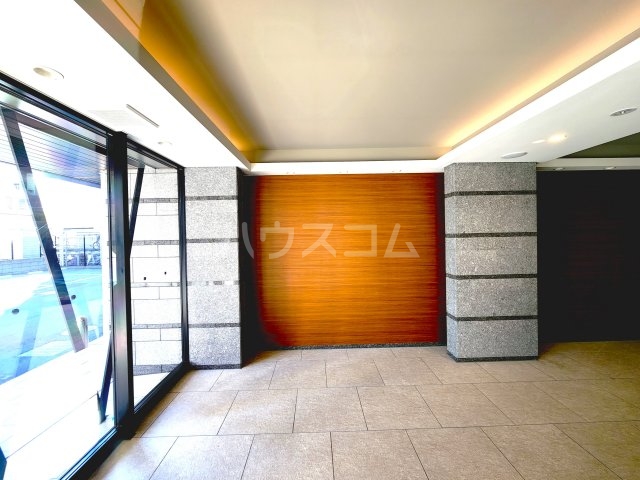 25/30 エントランス