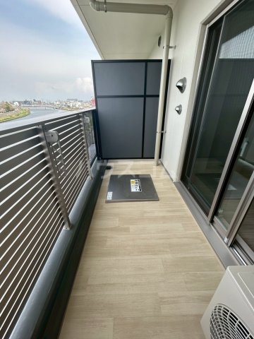 18/27 バルコニー