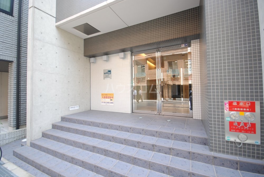 25/30 エントランス