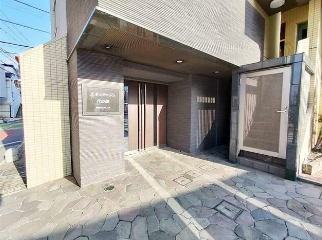 16/26 エントランス