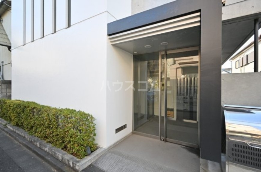 21/23 エントランス