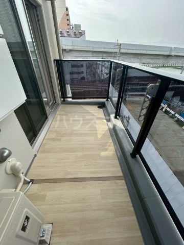 18/27 バルコニー